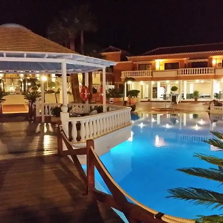 Beachfront-apartment Las Vistas 2 With Sea-view, Heated Pool, Wifi, Sat-tv *