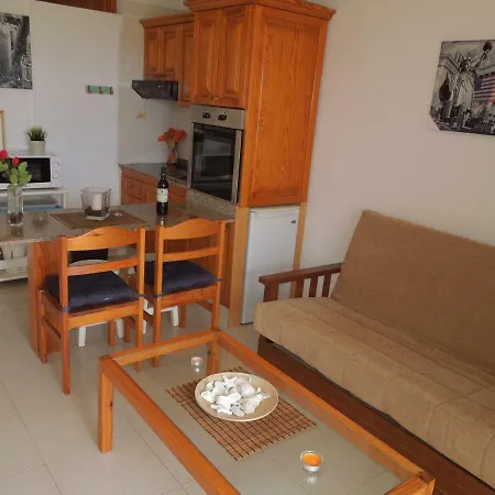 Appartement Beachfront-apartment Las Vistas 2 With Sea-view, Heated Pool, Wifi, Sat-tv