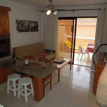 Beachfront-apartment Las Vistas 2 With Sea-view, Heated Pool, Wifi, Sat-tv Appartement