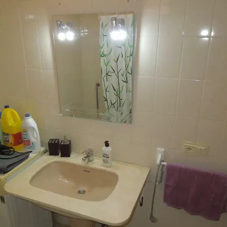 Beachfront-apartment Las Vistas 2 With Sea-view, Heated Pool, Wifi, Sat-tv Appartement Arona (Tenerife)
