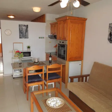Beachfront-apartment Las Vistas 2 With Sea-view, Heated Pool, Wifi, Sat-tv Appartement
