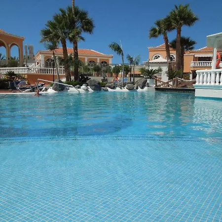 Beachfront-apartment Las Vistas 2 With Sea-view, Heated Pool, Wifi, Sat-tv شقة