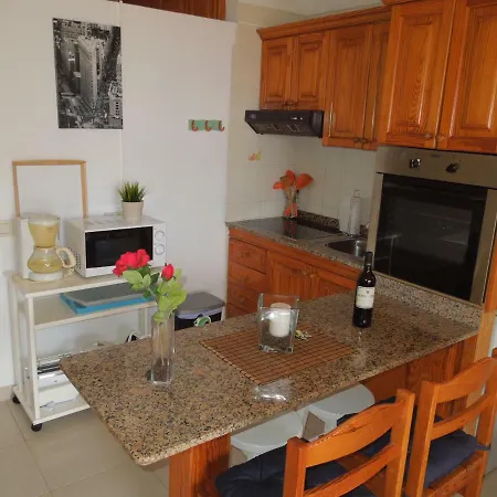 Beachfront-apartment Las Vistas 2 With Sea-view, Heated Pool, Wifi, Sat-tv أرونا